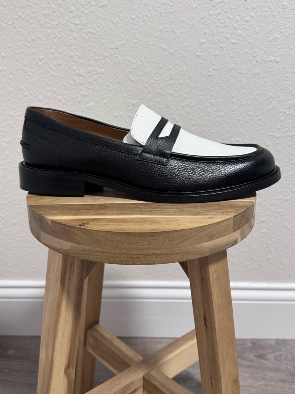 NEW in Box! J.Lindeberg Dean Black White Leather Penny Loafers Men’s US 12